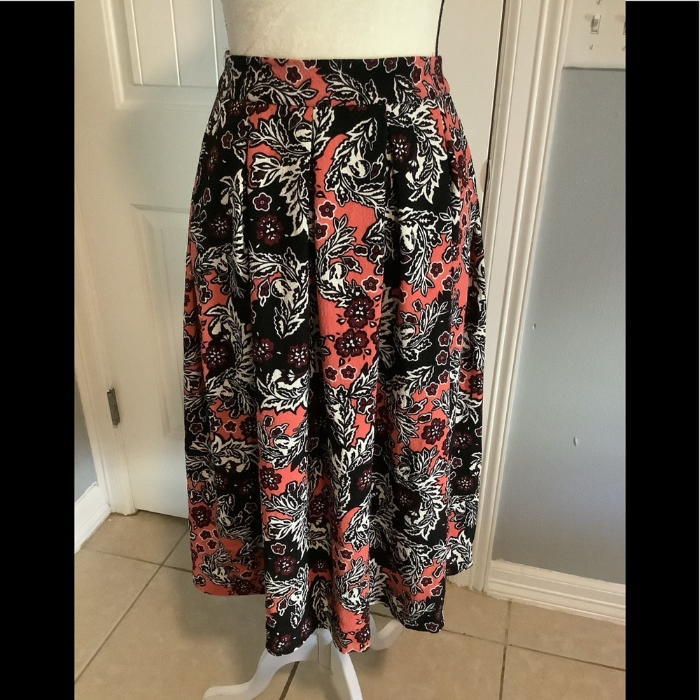 H&M Black Floral Pleated Skirt